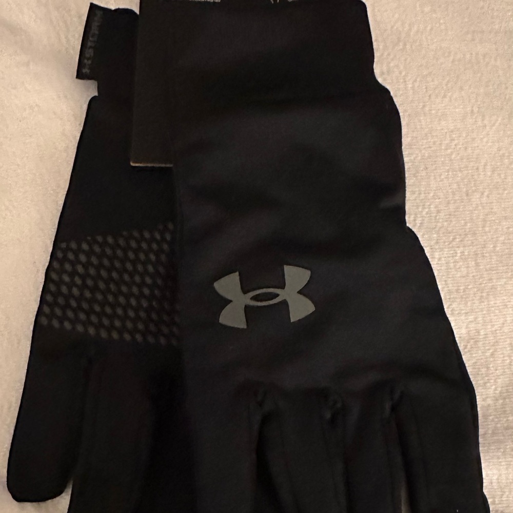 Under Armour Dark Gloves